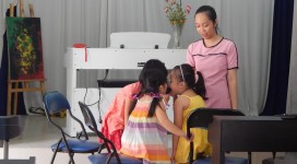 Học piano cùng nhau