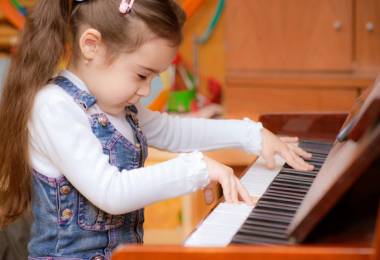 Những lợi ích của việc học đàn Piano đối với trẻ em